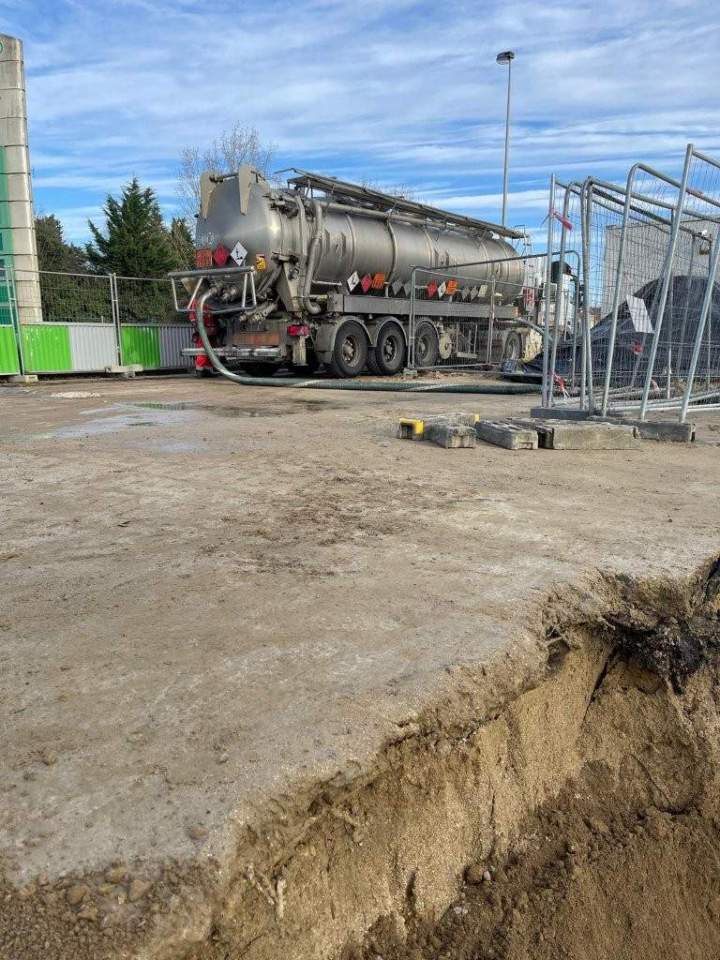 Mise en place de blindage, analyse de sol pour dépollution, pompage des eaux